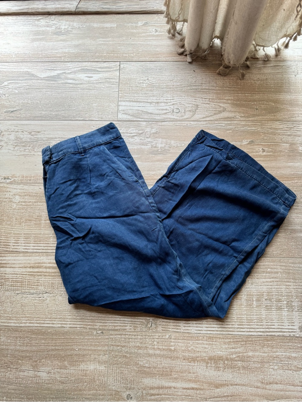 American Eagle Outfitters Women's Navy Chinos